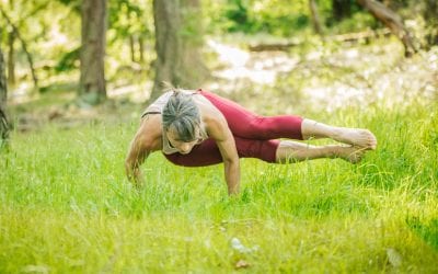 Unlocking the Benefits of Side Crow and Kundalini Yoga’s Twist with Breath of Fire
